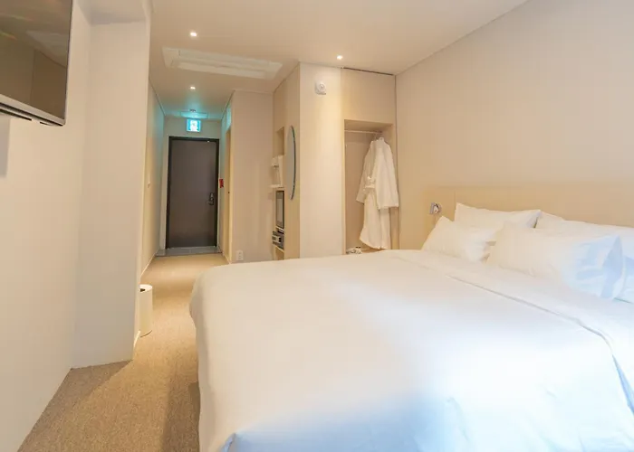 Myeongdongjang Hotel 4*