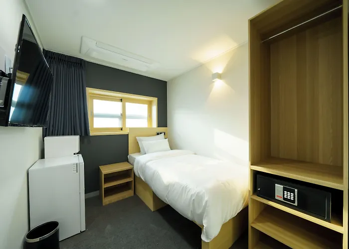 Myeongdongjang Hotel 4*